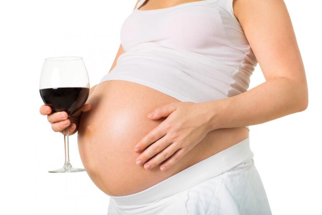 IS IT SAFE TO DRINK ALCOHOL WHILE PREGNANT